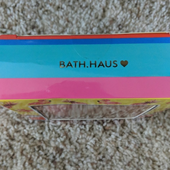 Mini Manicure Set (NWT) - Picture 3 of 3